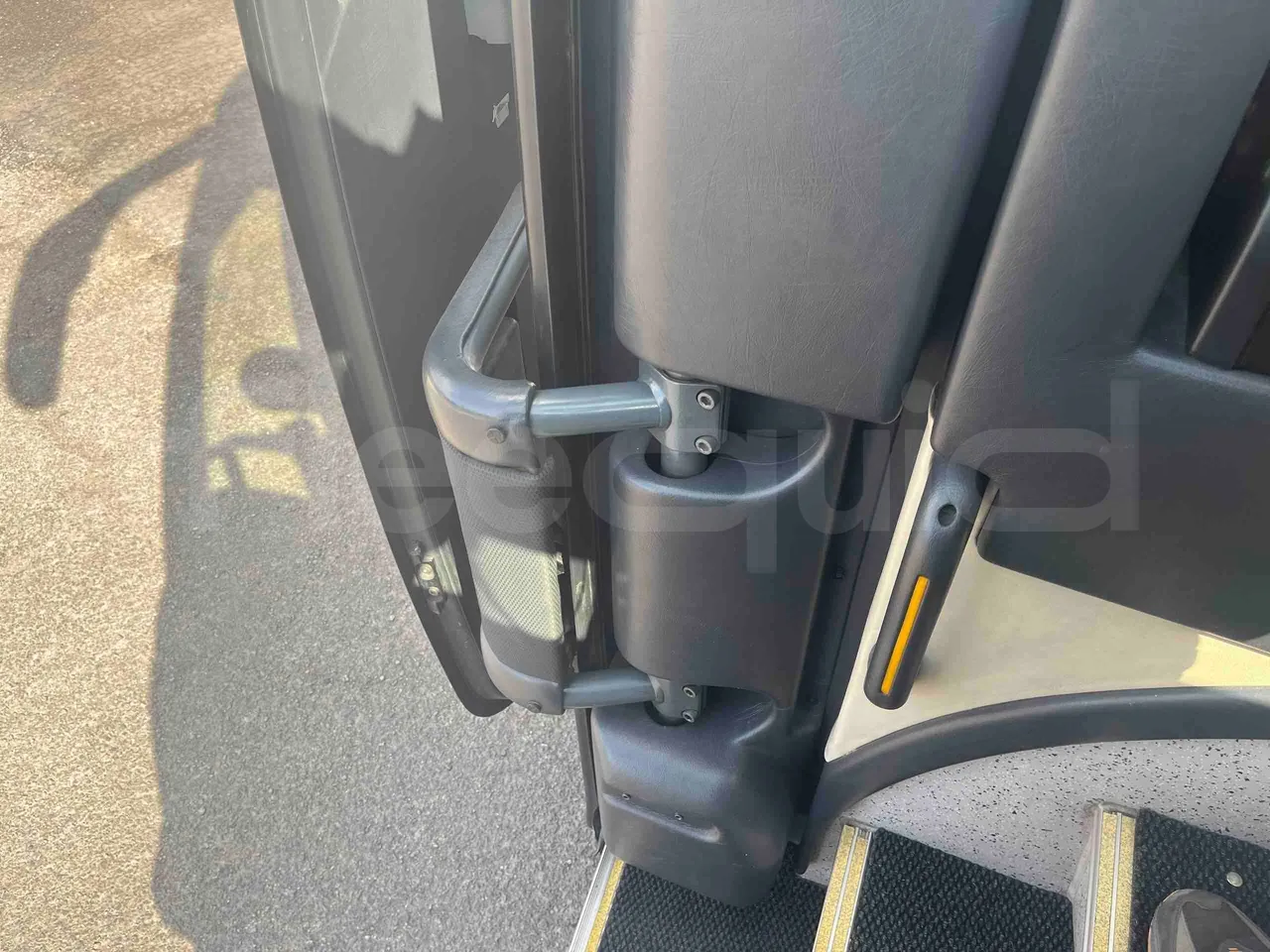 Iveco NOGE - door mechanism photo