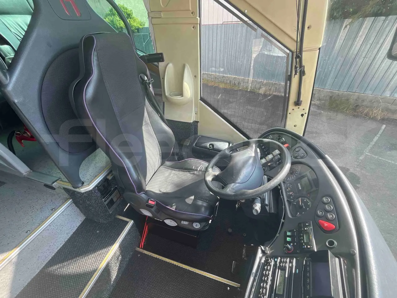 Iveco NOGE - driver's seat photo