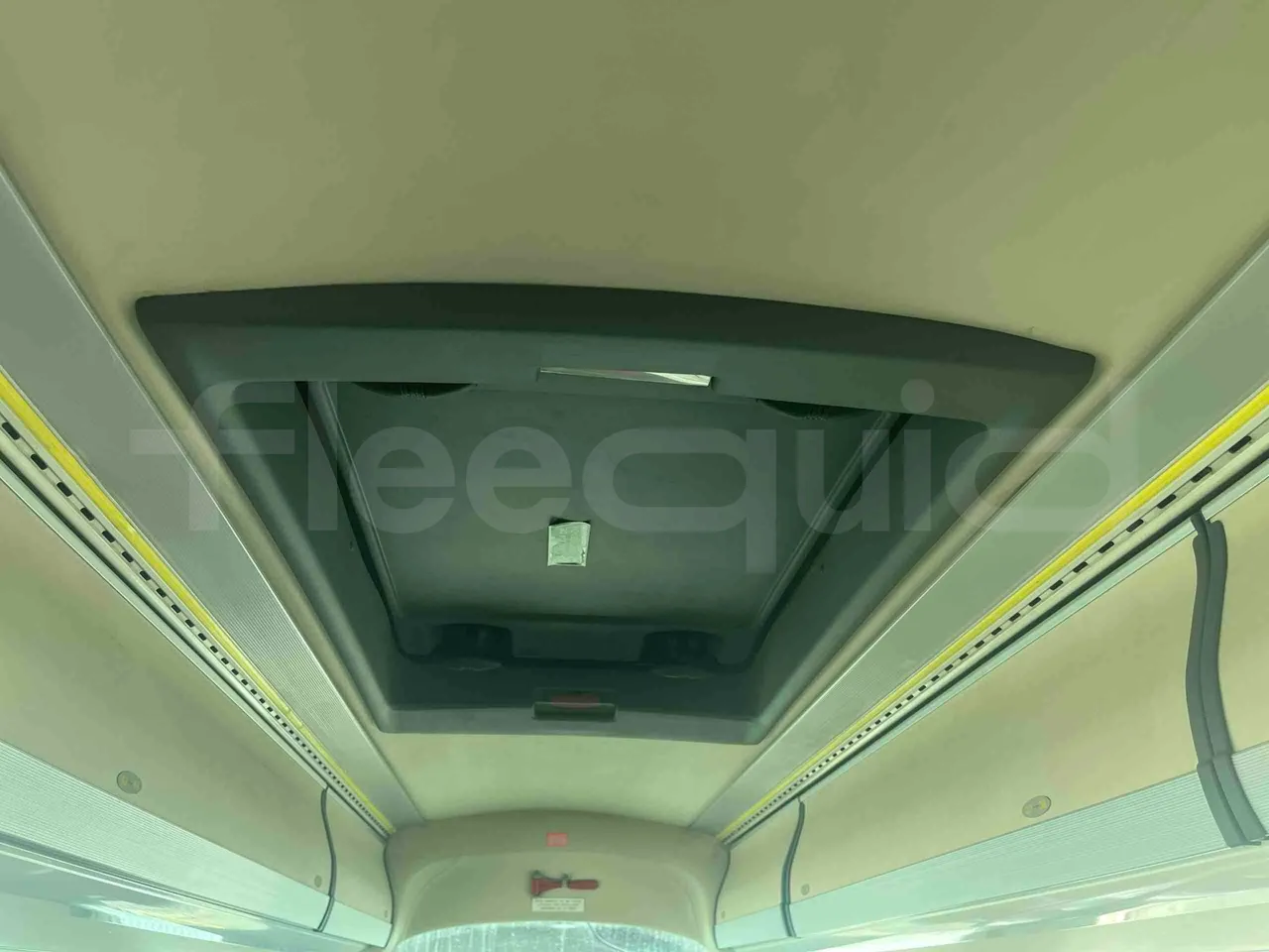 Iveco NOGE - roof hatch 1