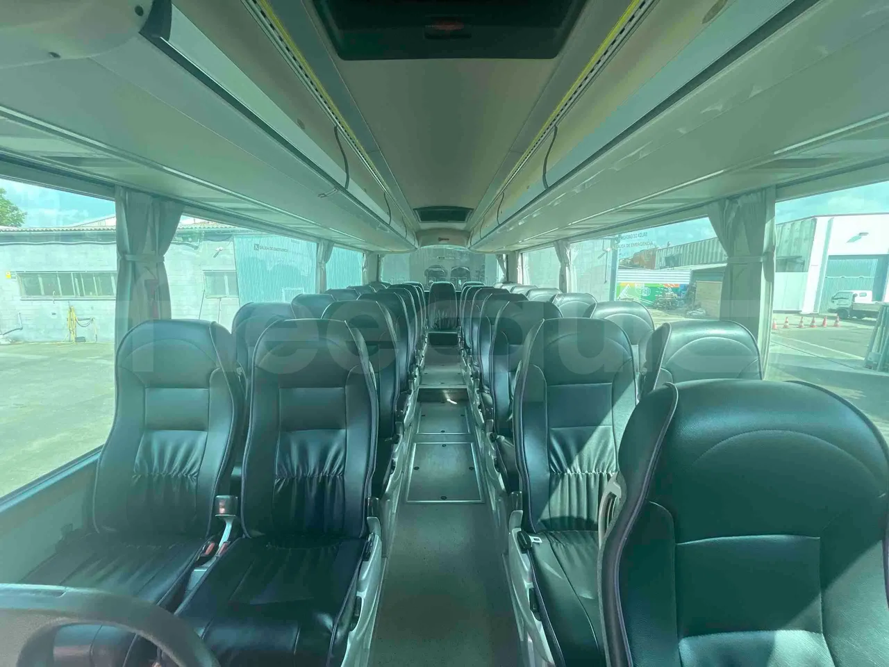 Iveco NOGE - reverse view middle aisle