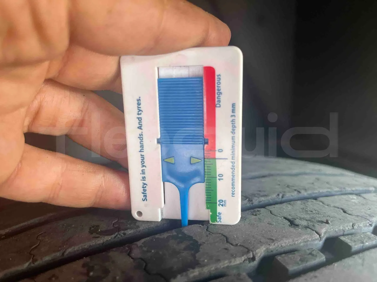 Iveco NOGE - Second Axle Left Side: Tyre Tread
