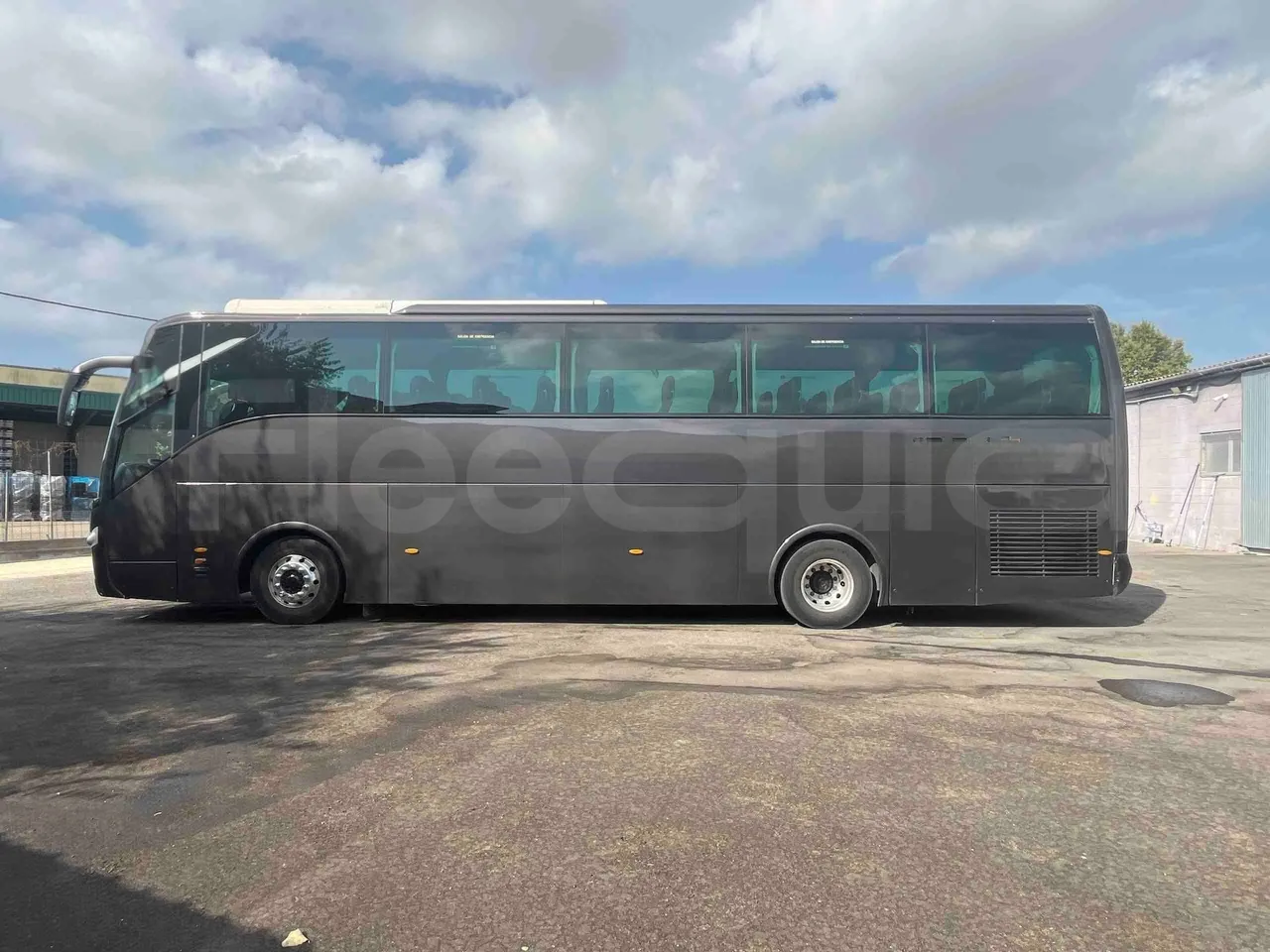 Iveco NOGE - left side photo