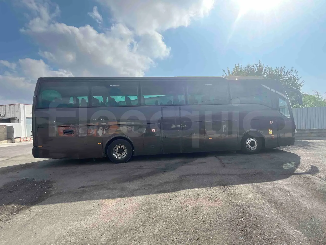 Iveco NOGE - right side doors closed