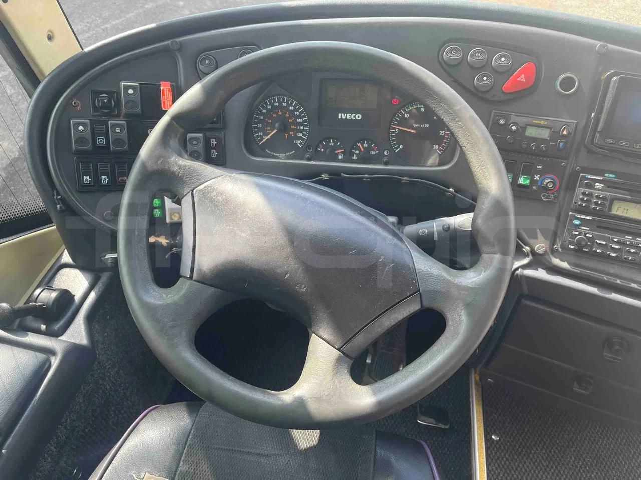 Iveco NOGE - steering wheel photo