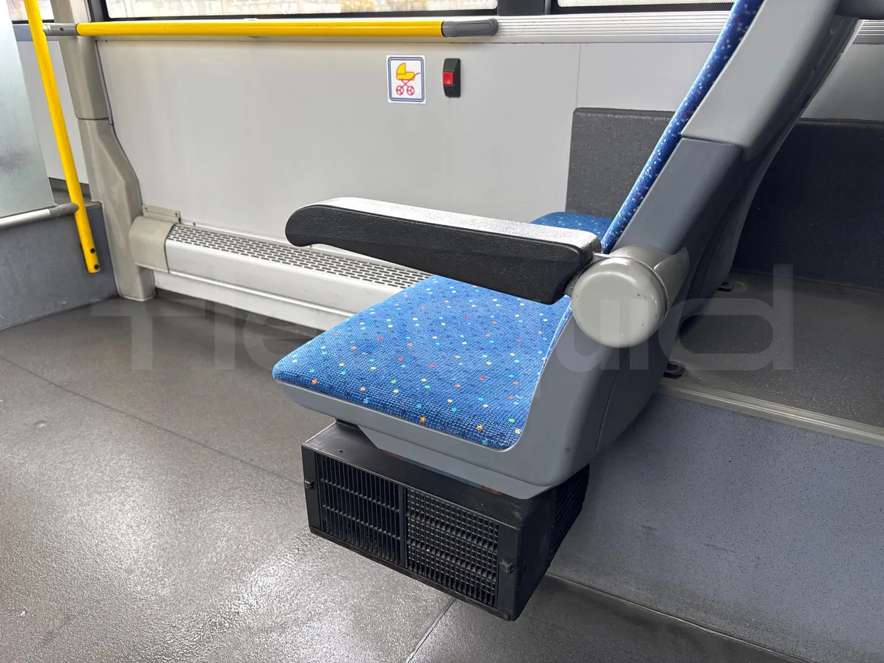 Solaris Urbino 18-Euro5-231kw-18m - armrest detail photo