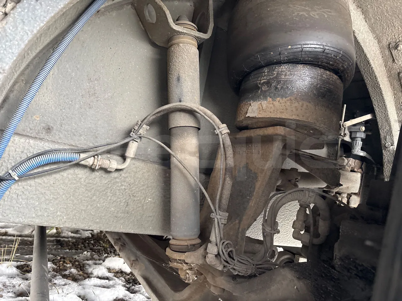 Solaris Urbino 18-Euro5-231kw-18m - front shock absorbers right