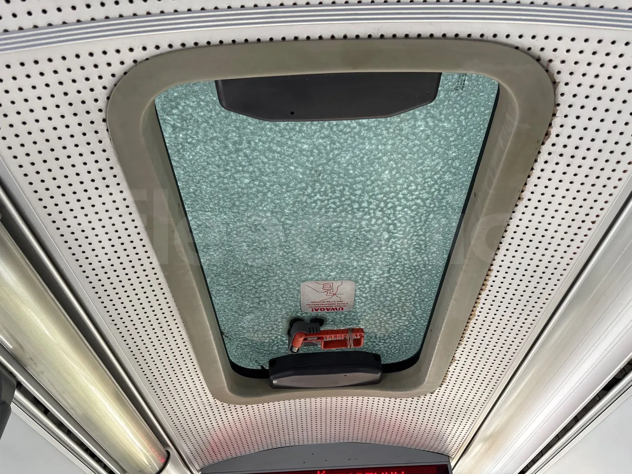 Solaris Urbino 18-Euro5-231kw-18m - roof hatch 1