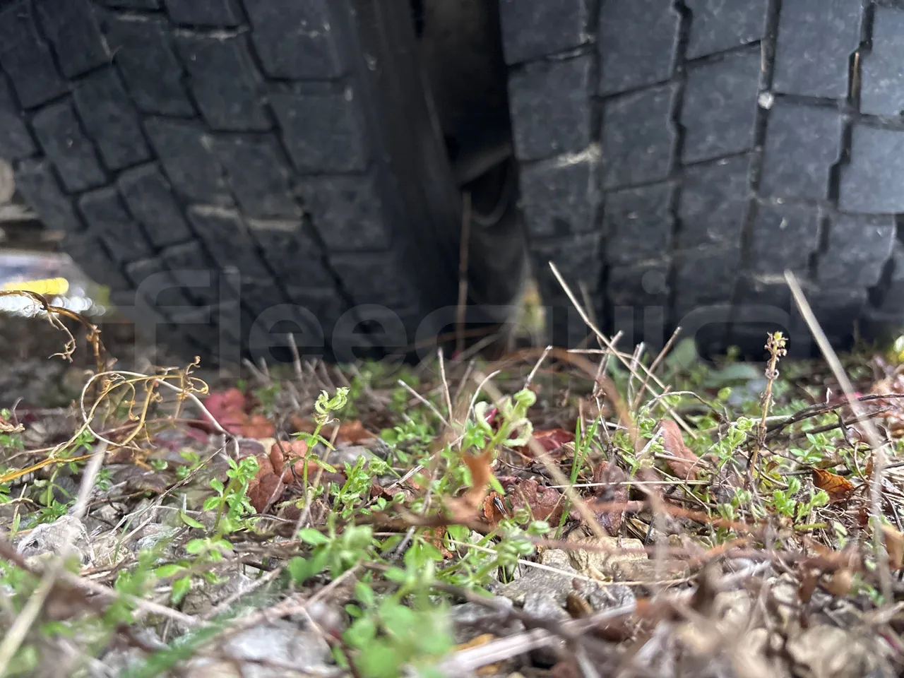 Solaris Urbino 18-Euro5-231kw-18m - tread condition third axle tires right