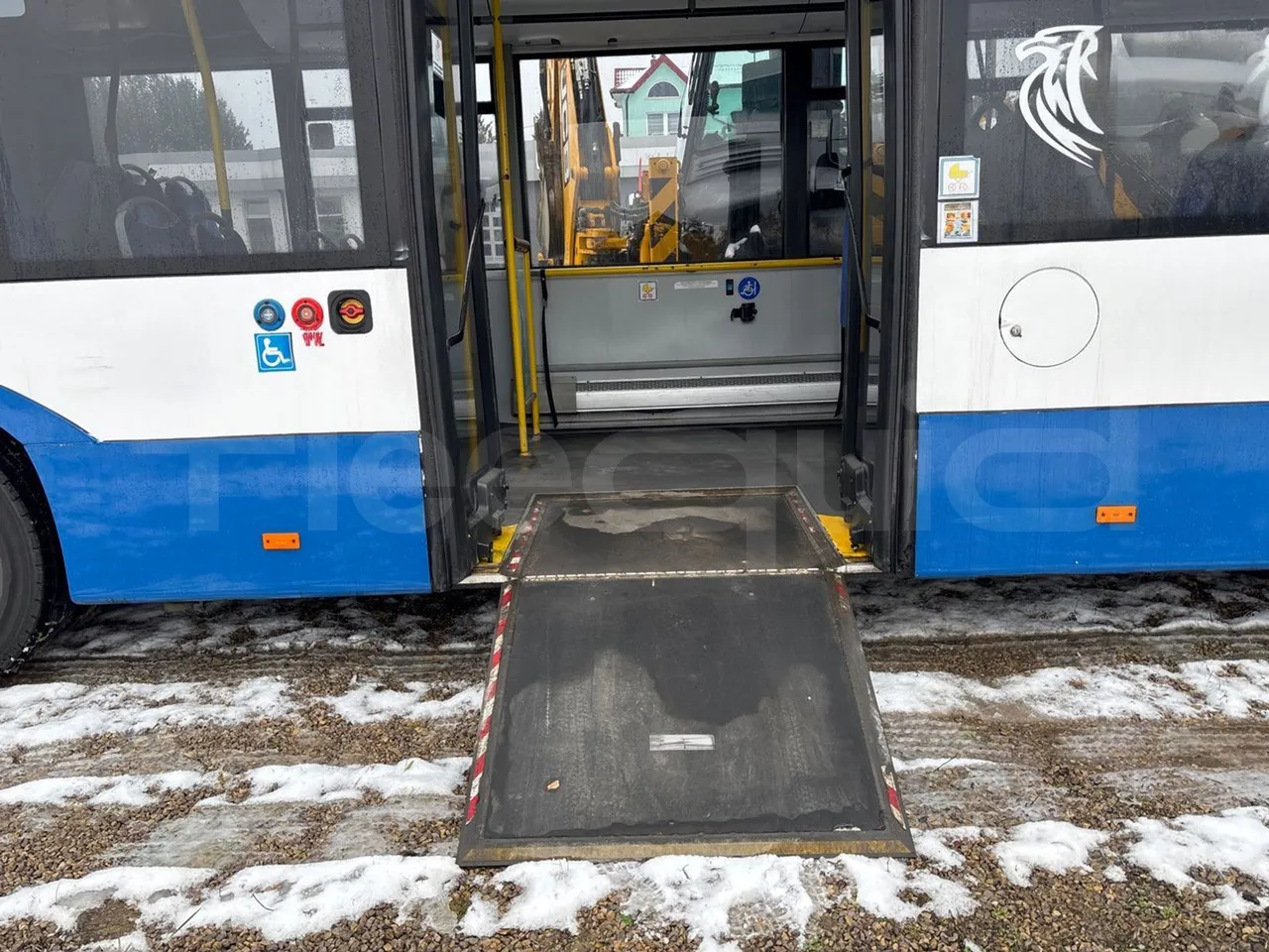 Solaris Urbino 18-Euro5-231kw-18m - platform open photo