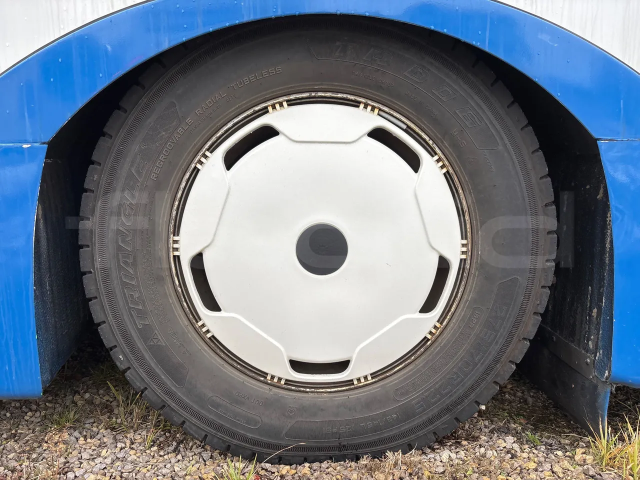 Solaris Urbino 18-Euro5-231kw-18m - rear left tire photo
