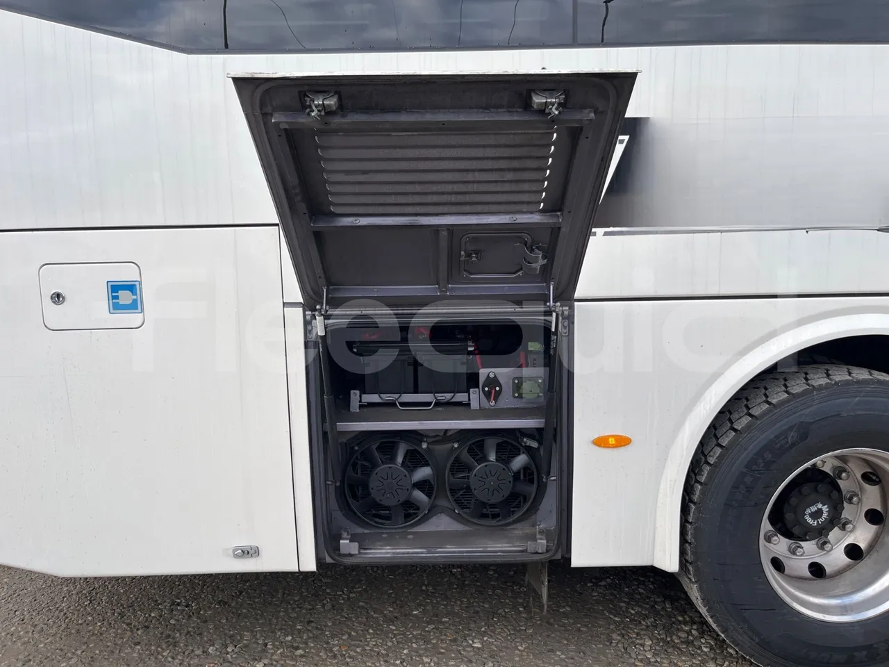 King Long C12E - Electric U1X - EUR6 - 350kW - 12.250m - external compartments photo