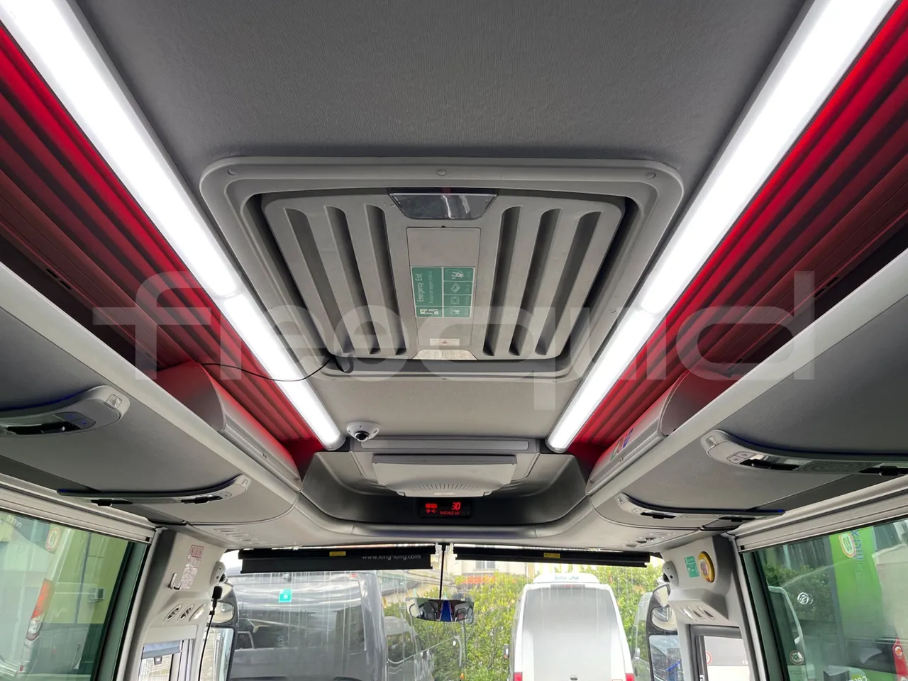 King Long C12E - Electric U1X - EUR6 - 350kW - 12.250m - roof hatch 2
