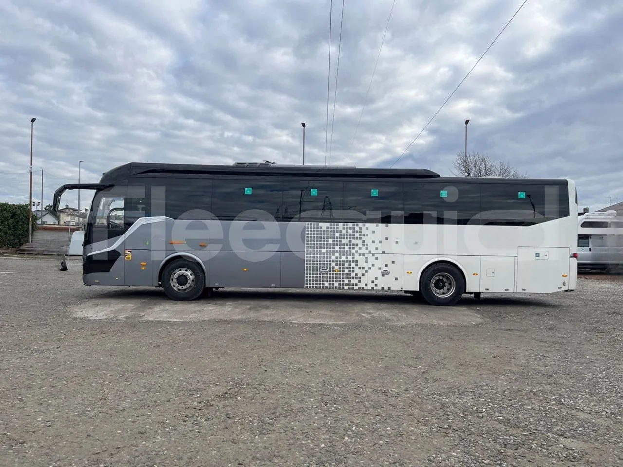 King Long C12E - Electric U1X - EUR6 - 350kW - 12.250m - left side photo