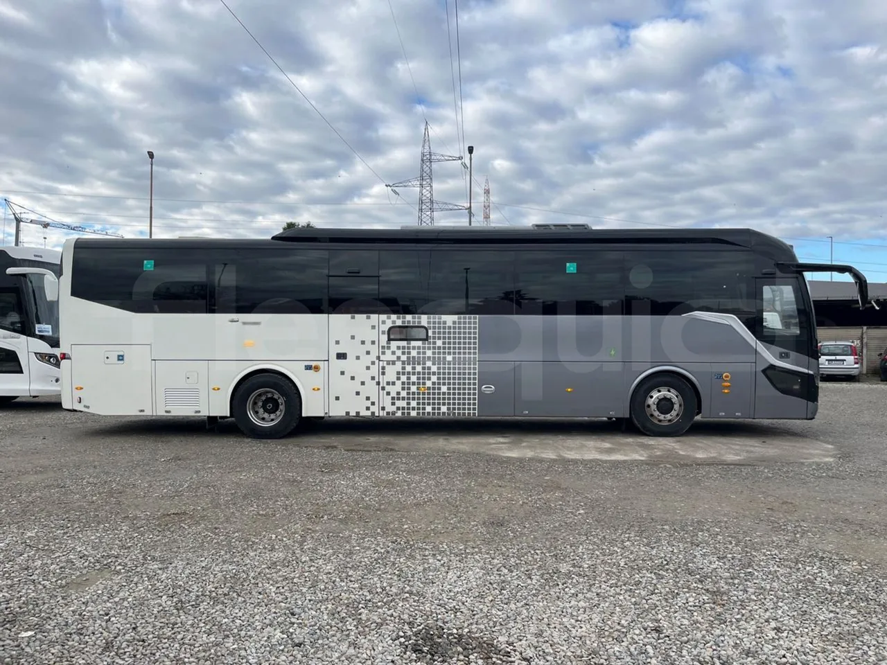 King Long C12E - Electric U1X - EUR6 - 350kW - 12.250m - right side doors closed