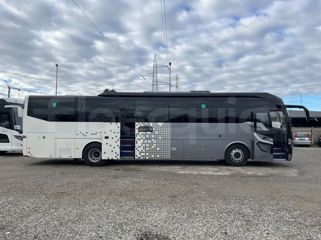 King Long C12E - Electric U1X - EUR6 - 350kW - 12.250m - right side doors open