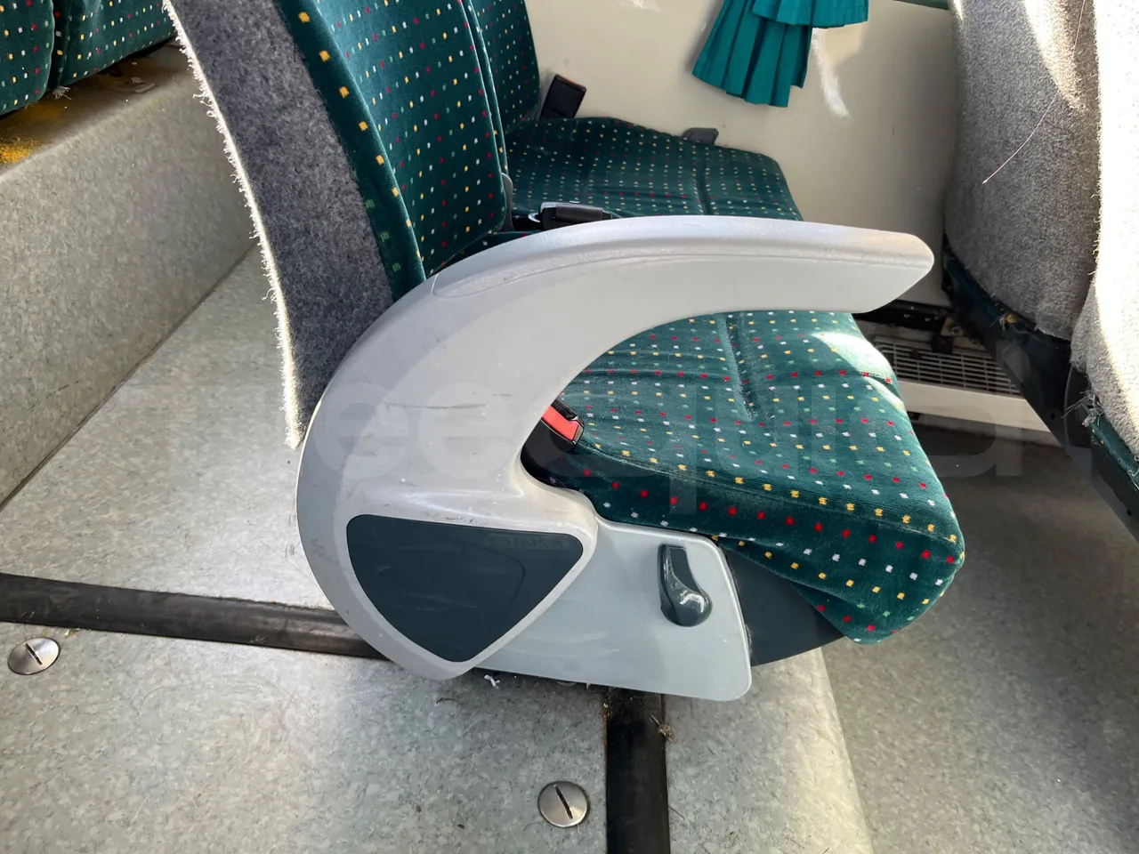 Irisbus 397E.12 ER C 33A ER - Euro5 - 243kW - 13.249mt - armrest detail photo