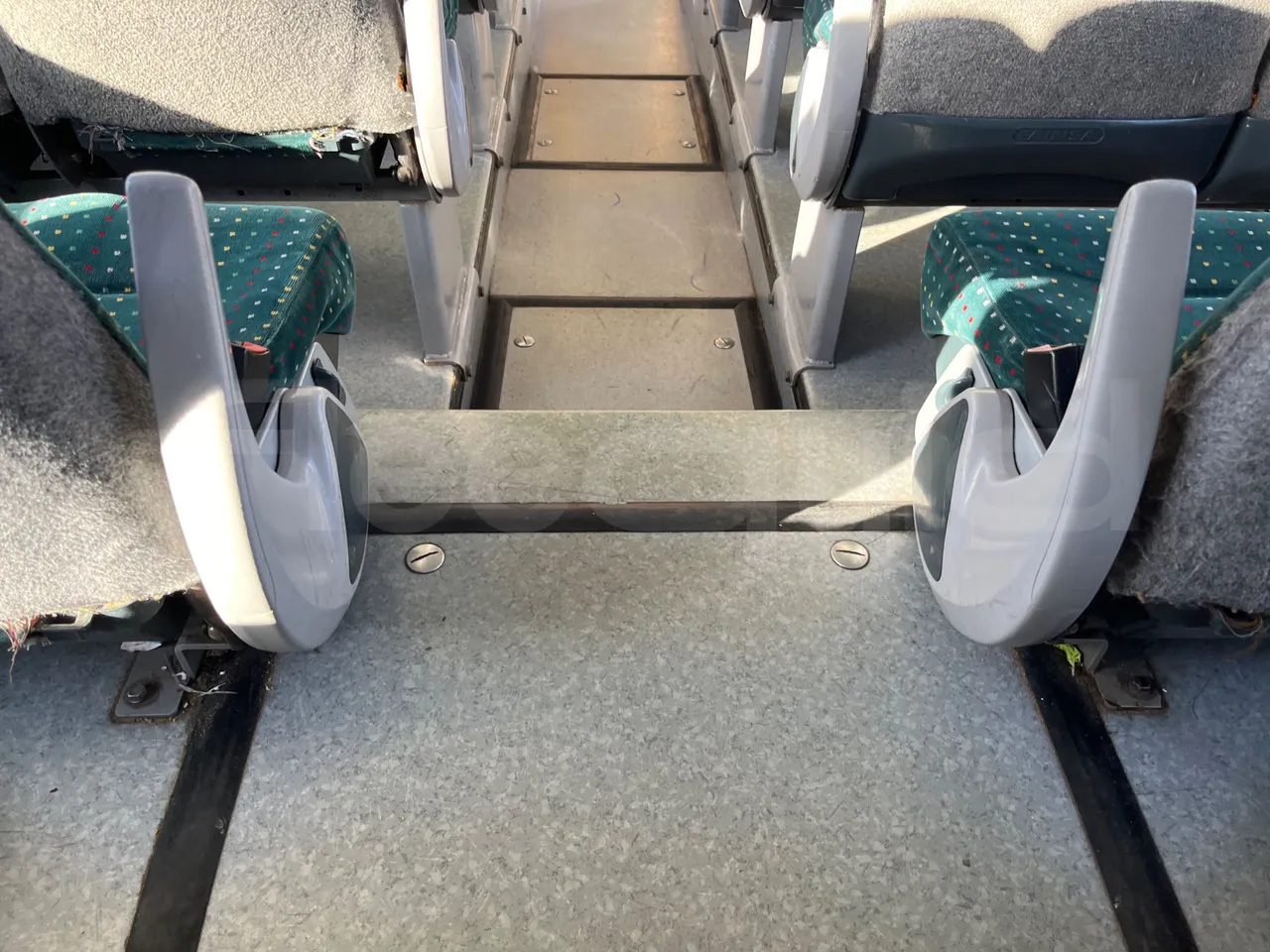 Irisbus 397E.12 ER C 33A ER - Euro5 - 243kW - 13.249mt - floor hatches photo