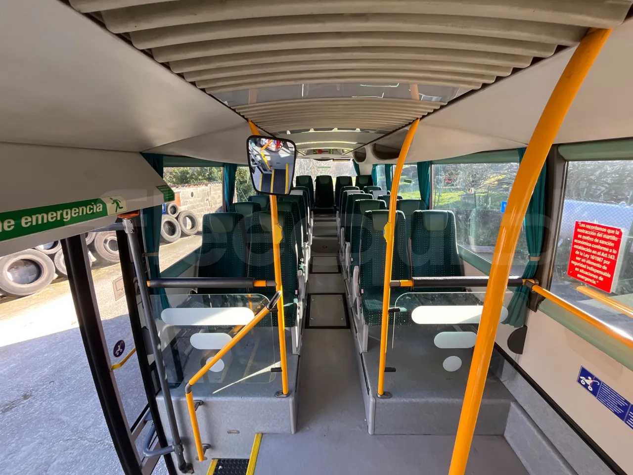 Irisbus 397E.12 ER C 33A ER - Euro5 - 243kW - 13.249mt - reverse view middle aisle