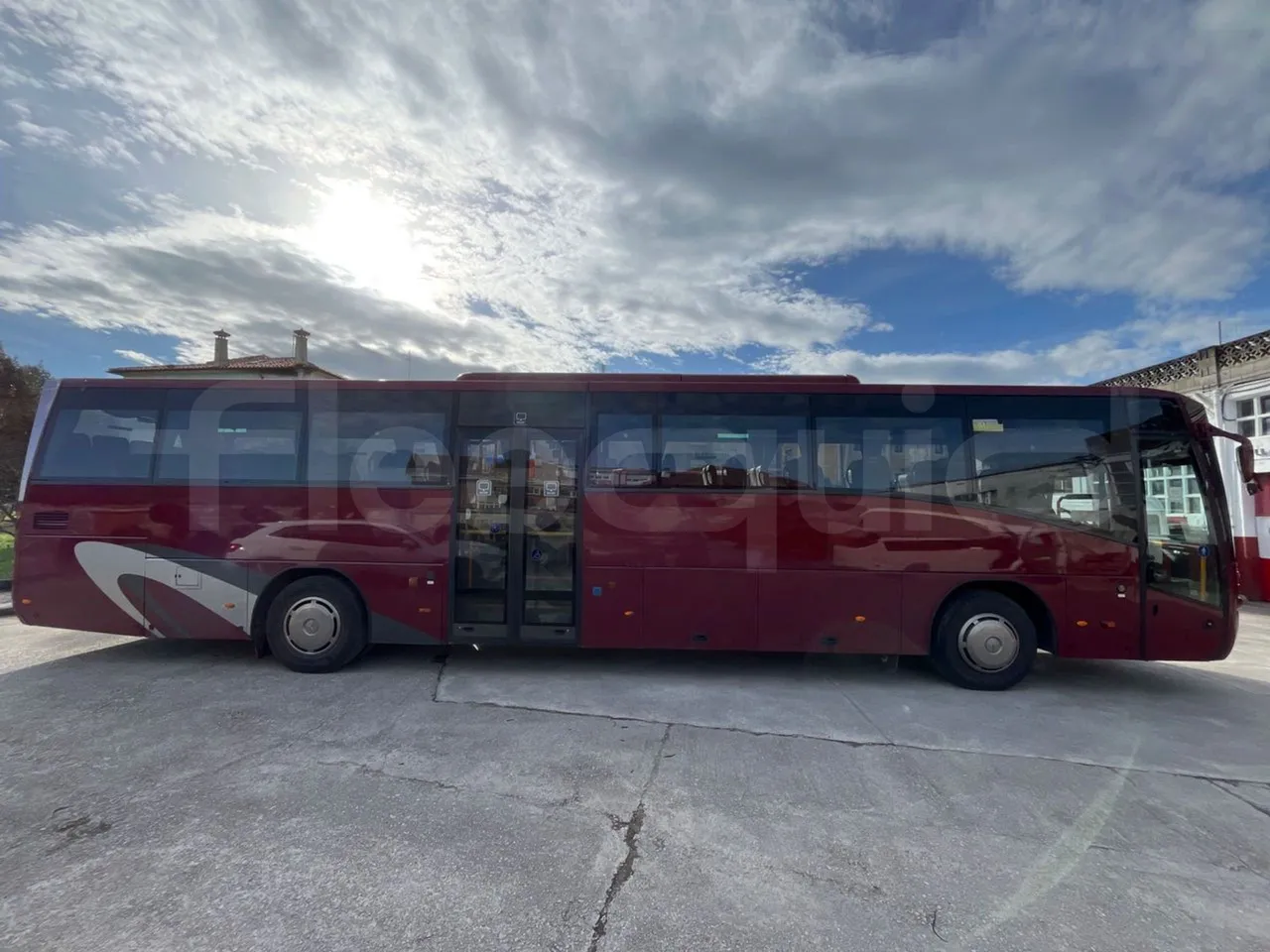 Irisbus 397E.12 ER C 33A ER - Euro5 - 243kW - 13.249mt - right side doors closed