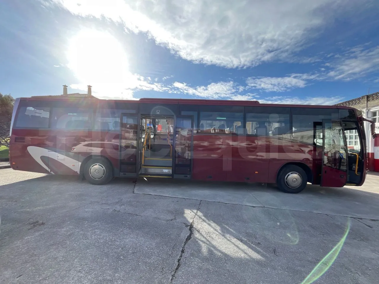 Irisbus 397E.12 ER C 33A ER - Euro5 - 243kW - 13.249mt - right side doors open