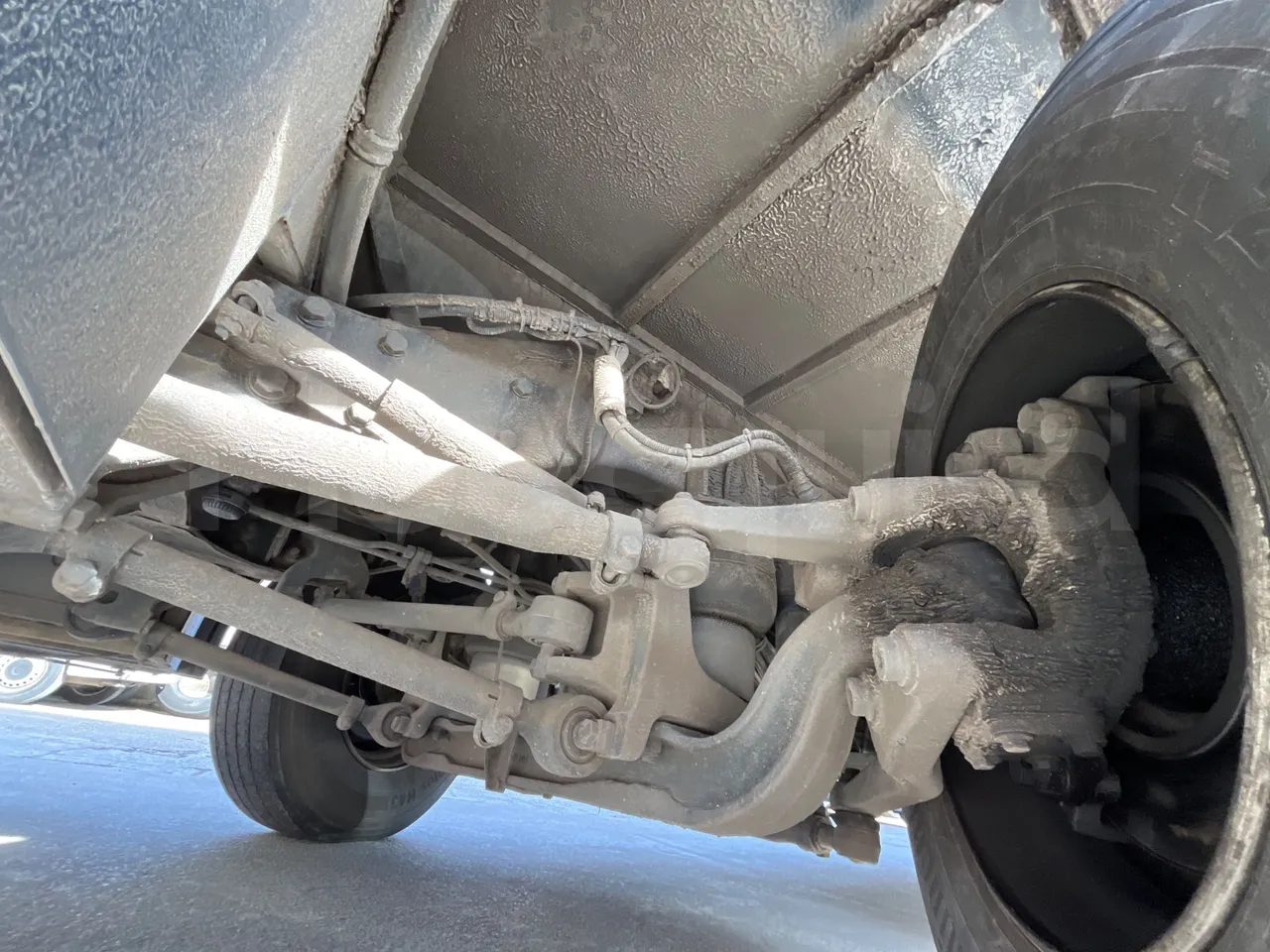 Irisbus 397E.12 ER C 33A ER - Euro5 - 243kW - 13.249mt - front axle left side