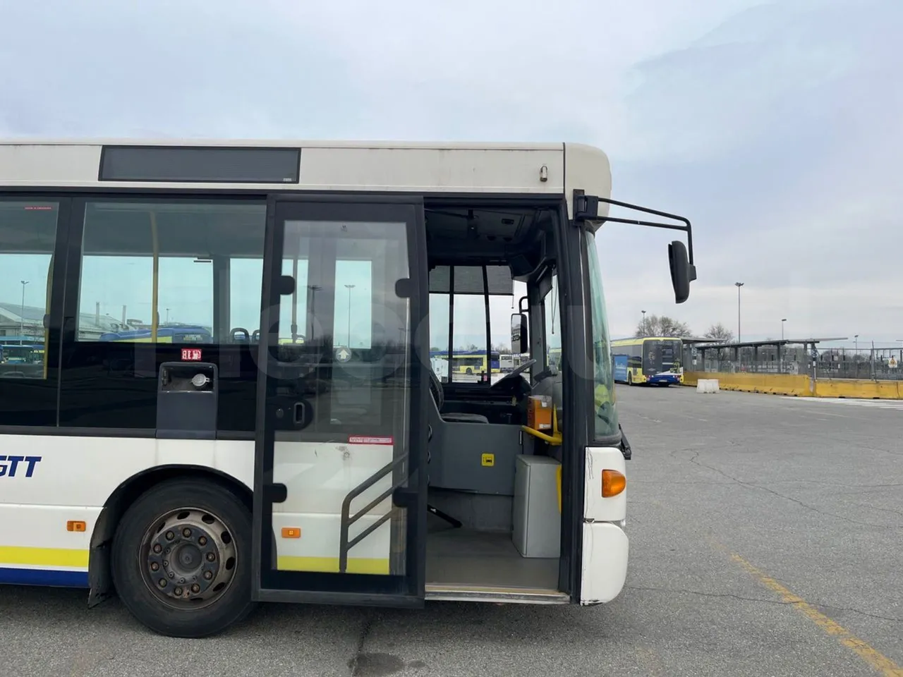 Scania Omnilink 12.00 -EUR5-206kW -12.000m - front door 1 open