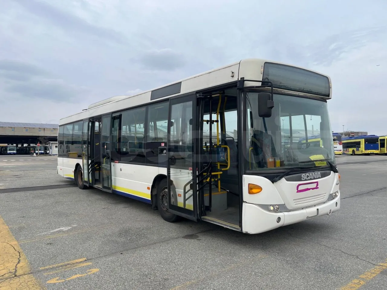 Scania Omnilink 12.00 -EUR5-206kW -12.000m - 3/4 right front doors open