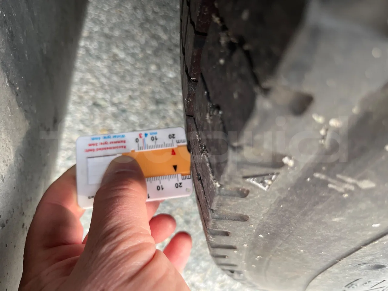 Scania Omnilink 12.00 -EUR5-206kW -12.000m - tread condition front tires left