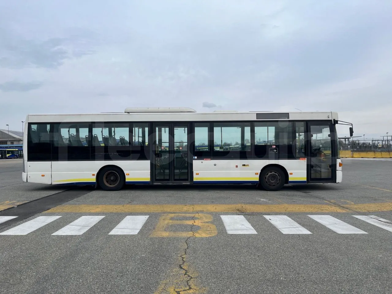 Scania Omnilink 12.00 -EUR5-206kW -12.000m - right side doors closed