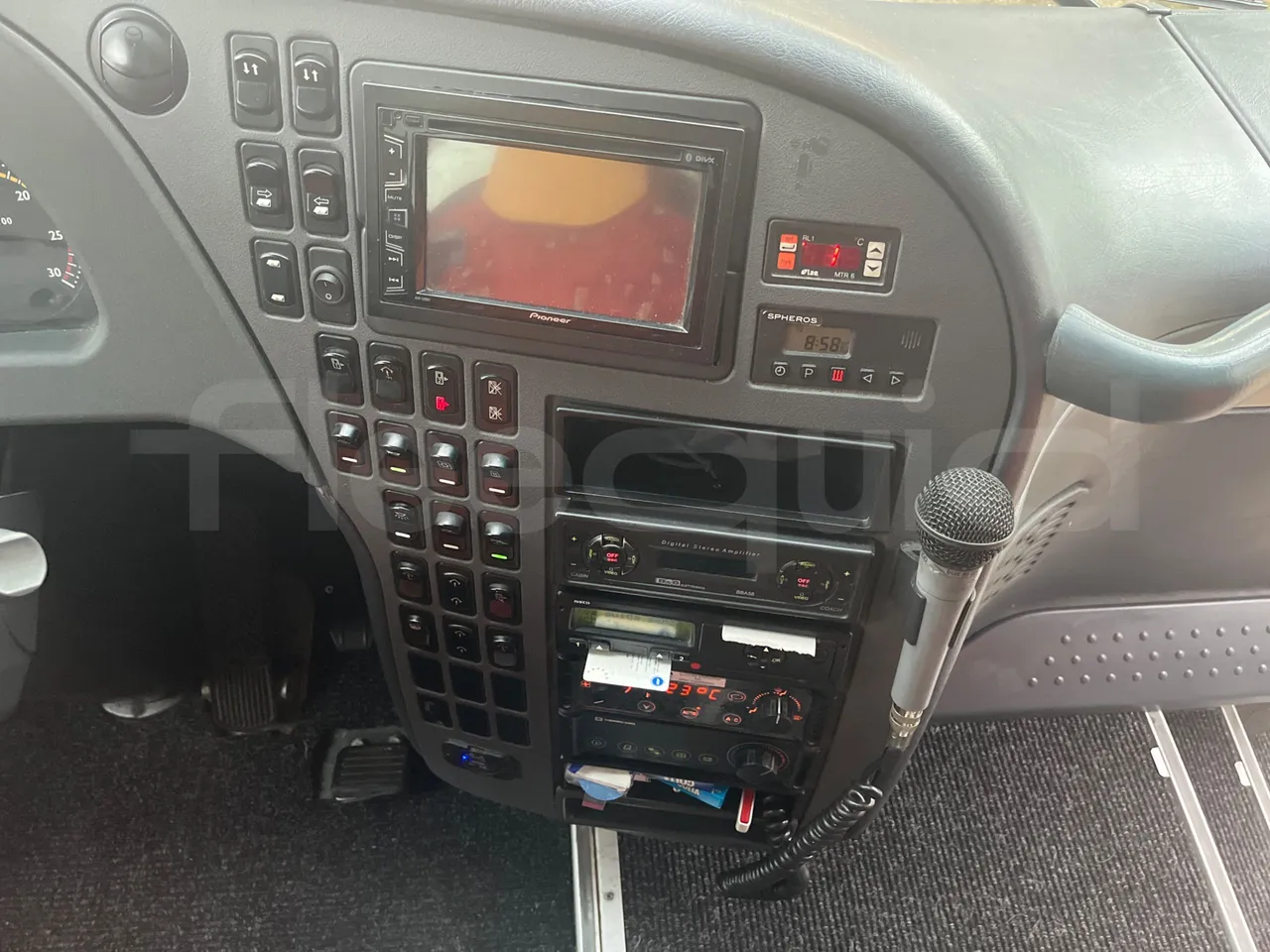 Irisbus 397E.12 397E.12  - Euro5 - 279kW - 12.410m - radio accessories photo