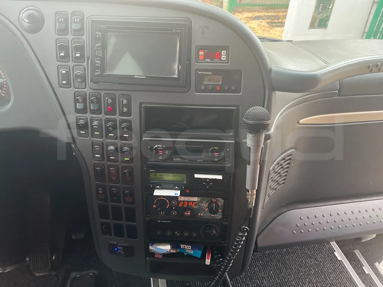 Irisbus 397E.12 397E.12  - Euro5 - 279kW - 12.410m - onboard devices 1