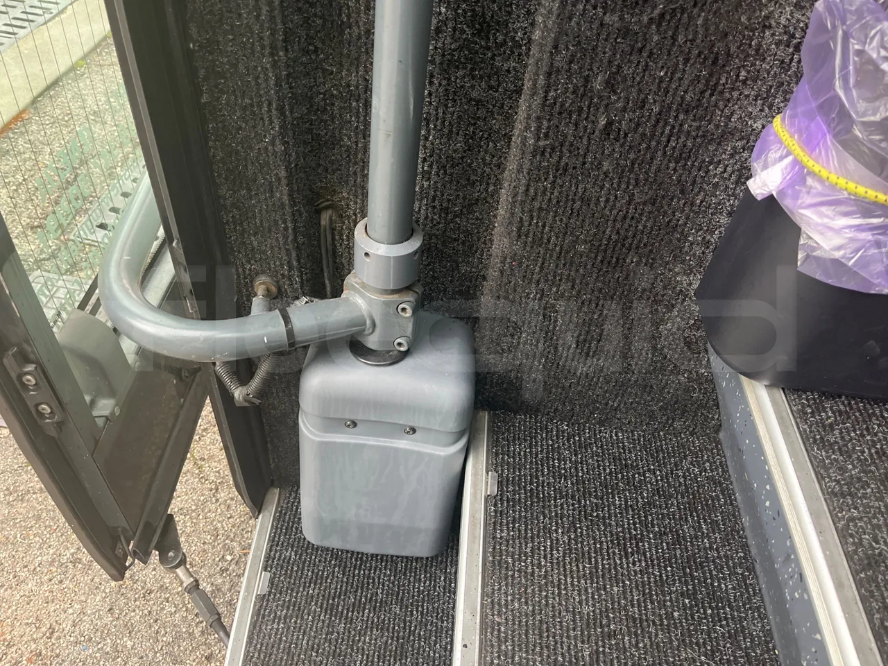 Irisbus 397E.12 397E.12  - Euro5 - 279kW - 12.410m - door mechanism photo