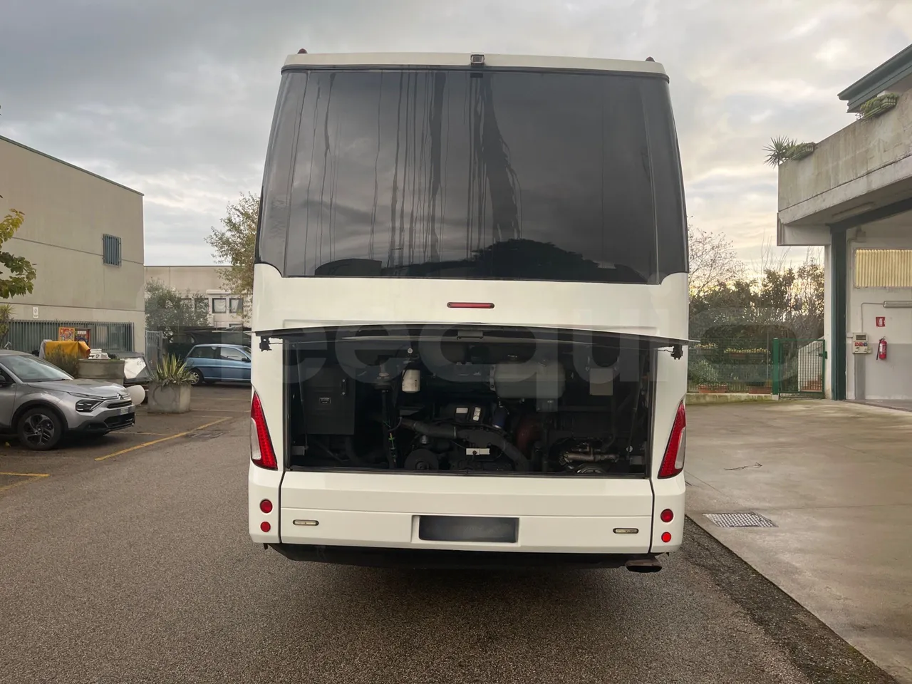 Irisbus 397E.12 397E.12  - Euro5 - 279kW - 12.410m - rear hatch open