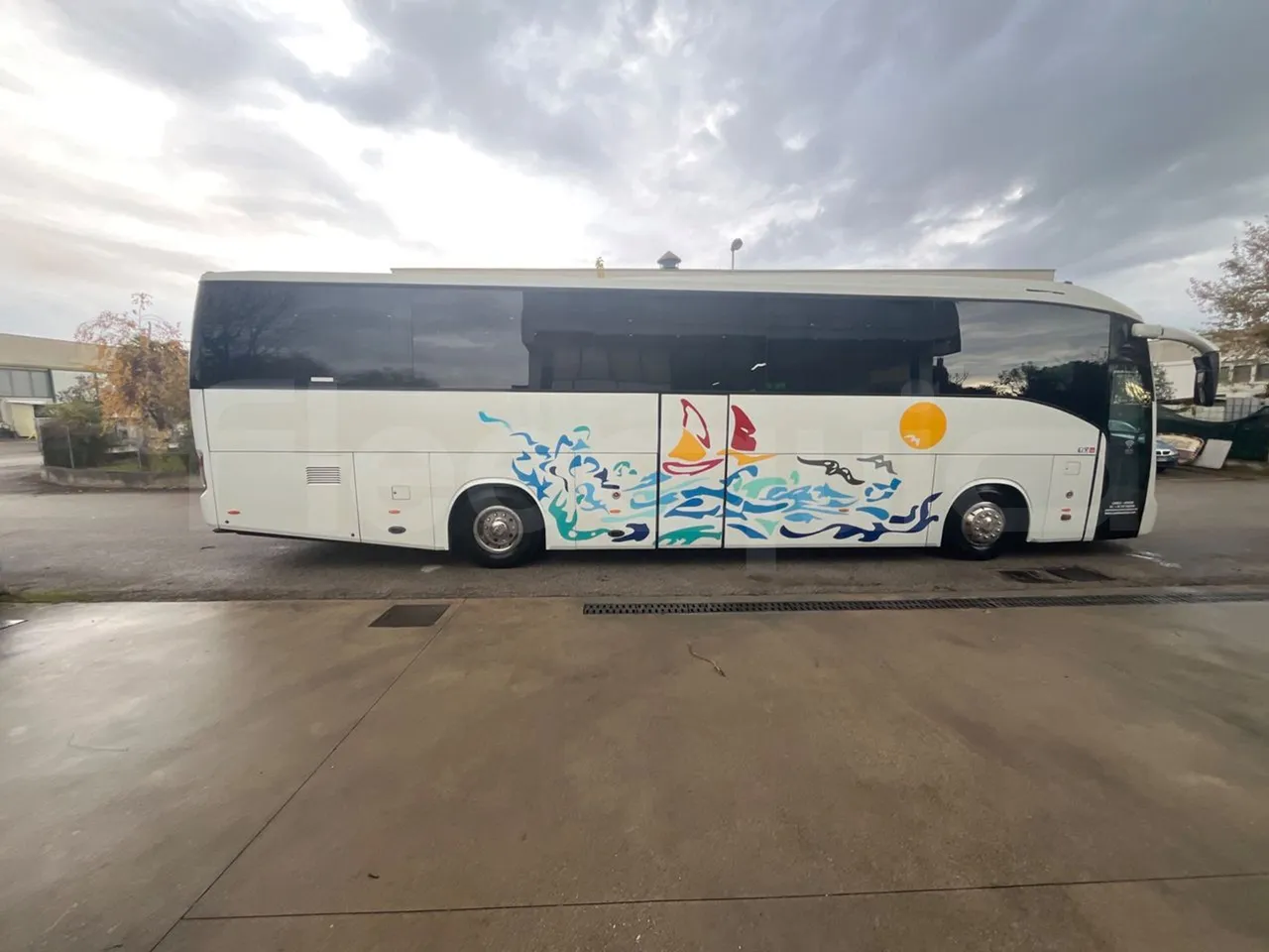 Irisbus 397E.12 397E.12  - Euro5 - 279kW - 12.410m - right side doors closed