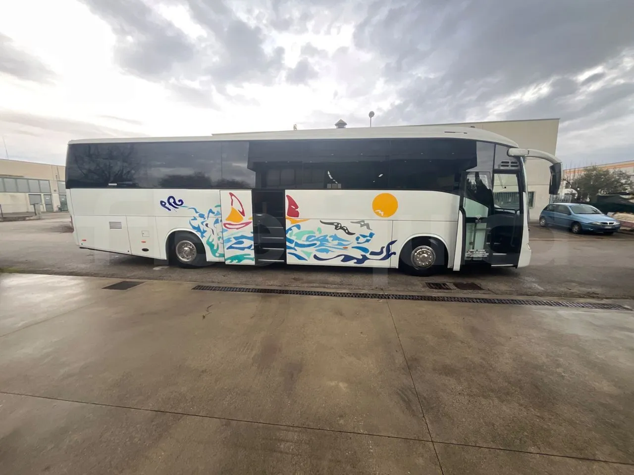 Irisbus 397E.12 397E.12  - Euro5 - 279kW - 12.410m - right side doors open