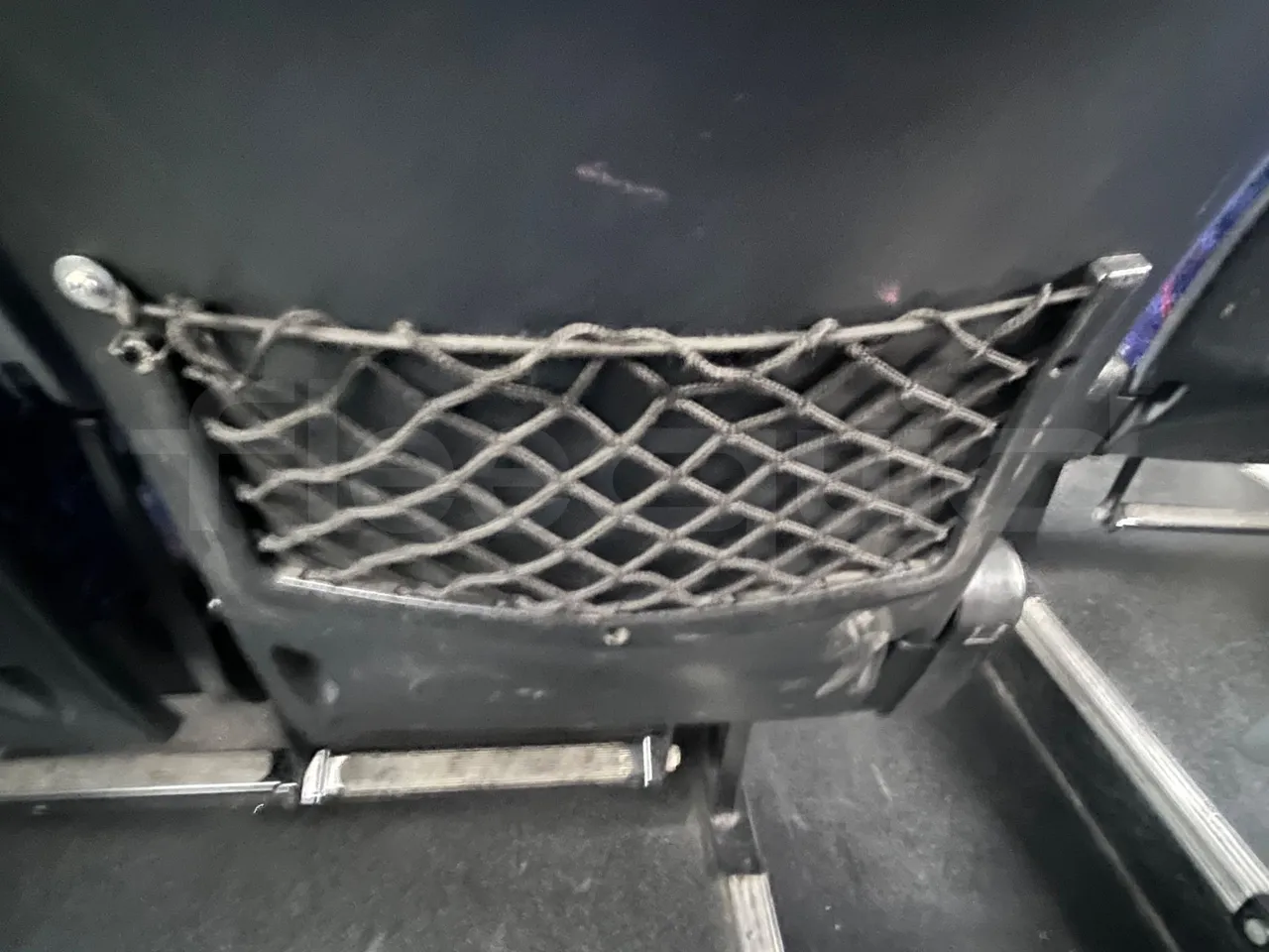 Renault Millenium 250 V I 40ACH5 - Euro2 - 184kw - 9.250mt - mesh detail photo