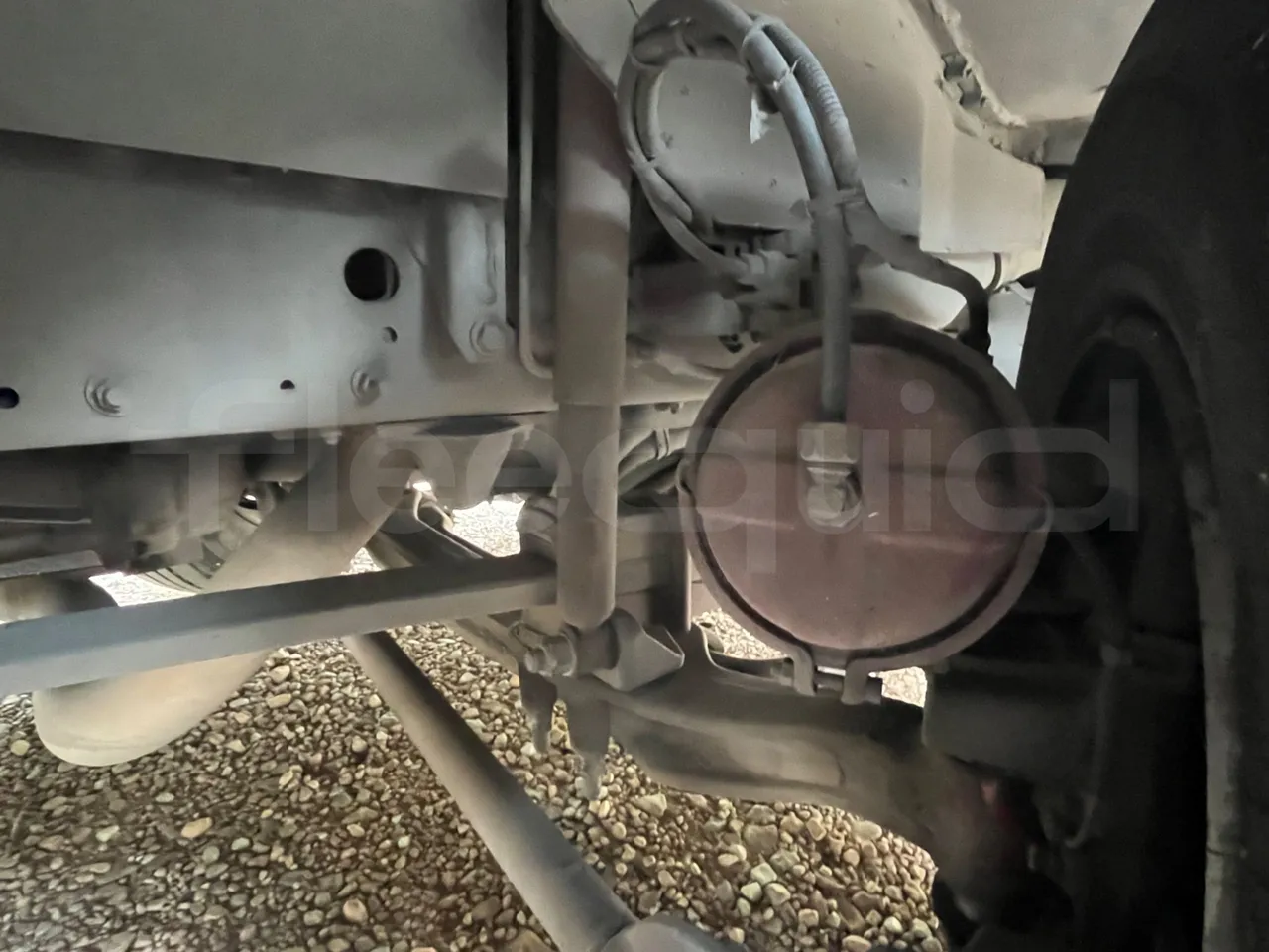 Renault Millenium 250 V I 40ACH5 - Euro2 - 184kw - 9.250mt - front shock absorbers right