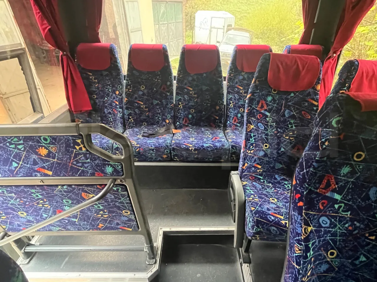 Renault Millenium 250 V I 40ACH5 - Euro2 - 184kw - 9.250mt - reverse view middle aisle