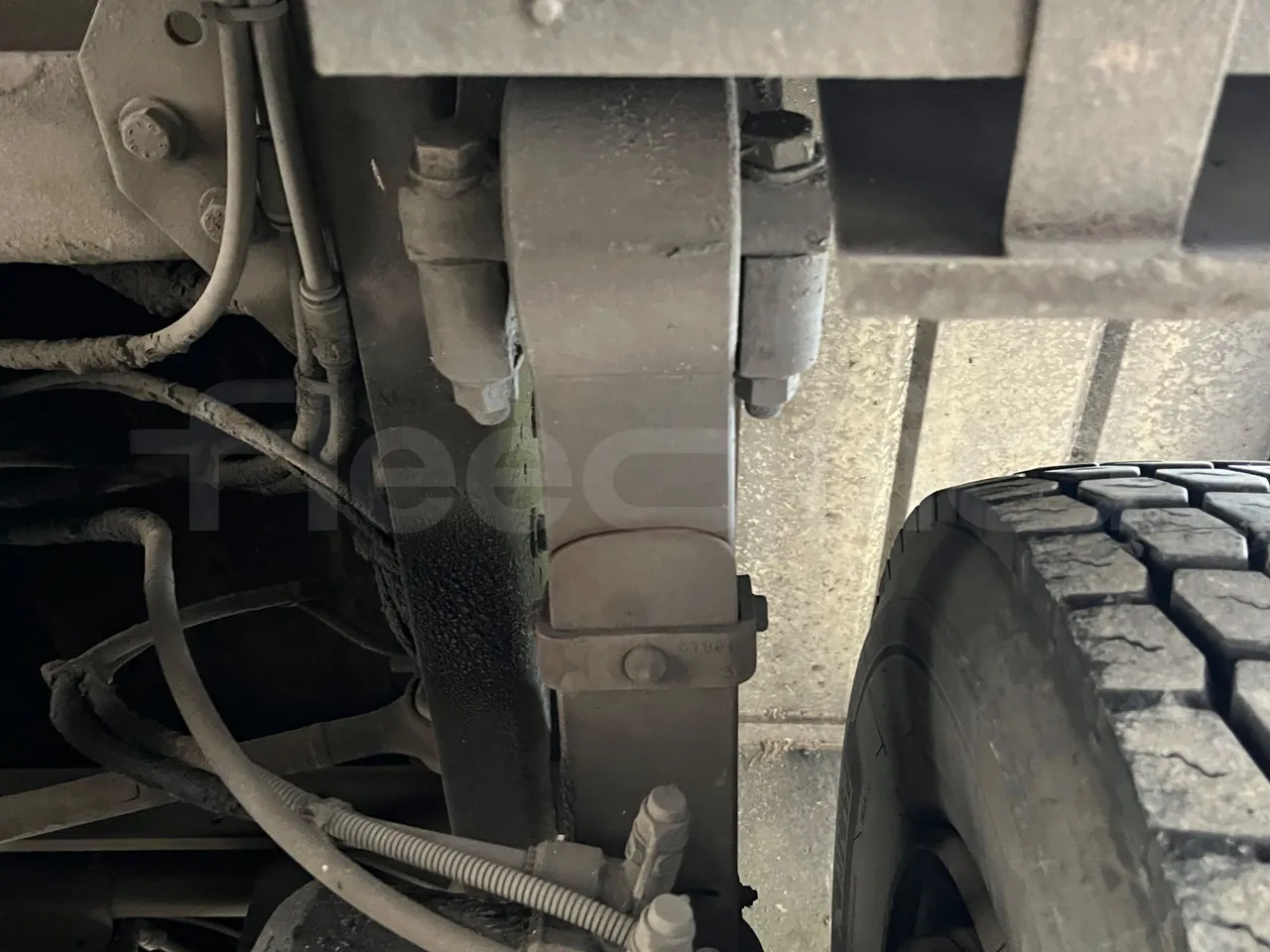 Renault Millenium 250 V I 40ACH5 - Euro2 - 184kw - 9.250mt - axel 2 leaf spring right