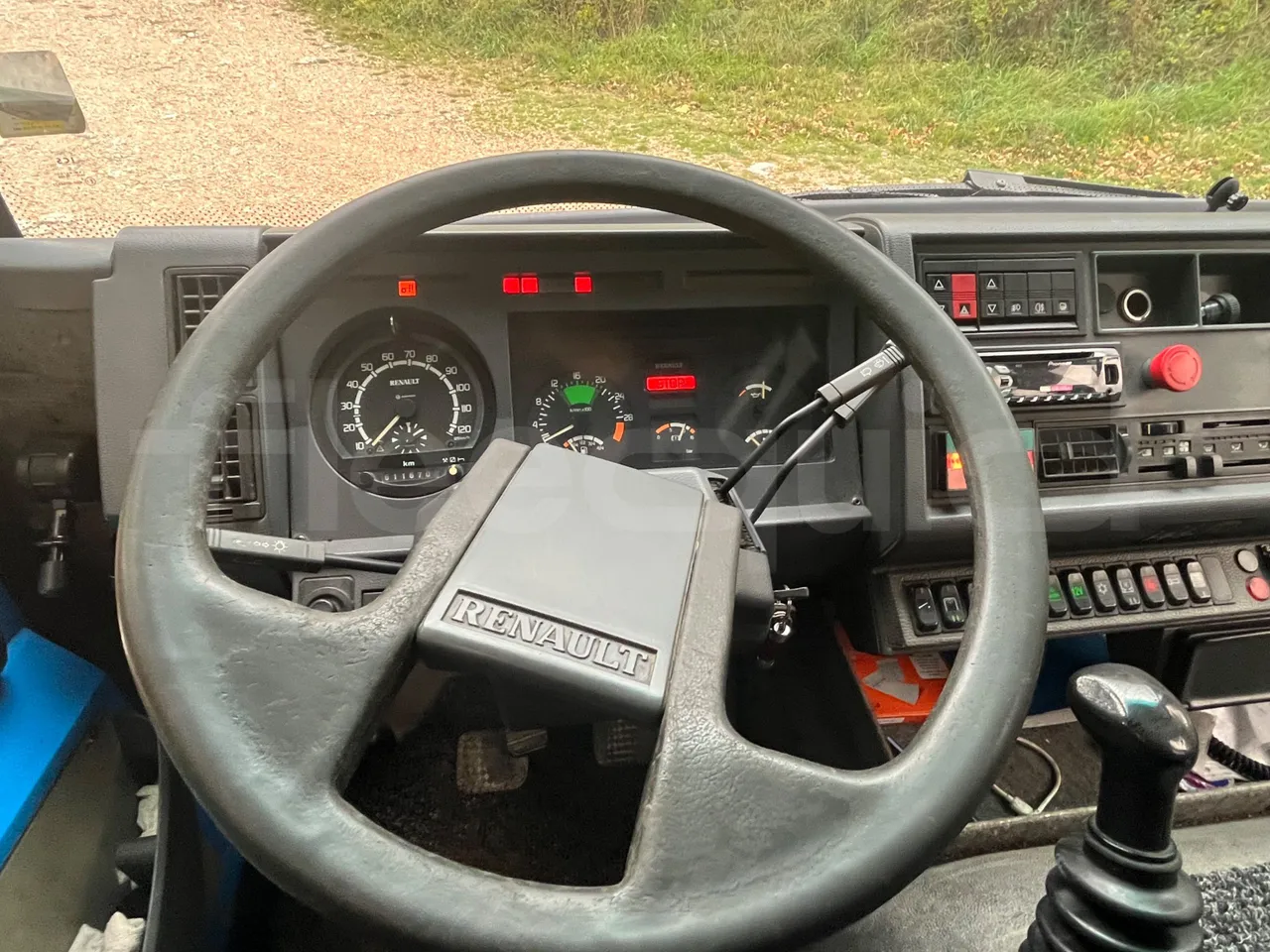 Renault Millenium 250 V I 40ACH5 - Euro2 - 184kw - 9.250mt - steering wheel photo