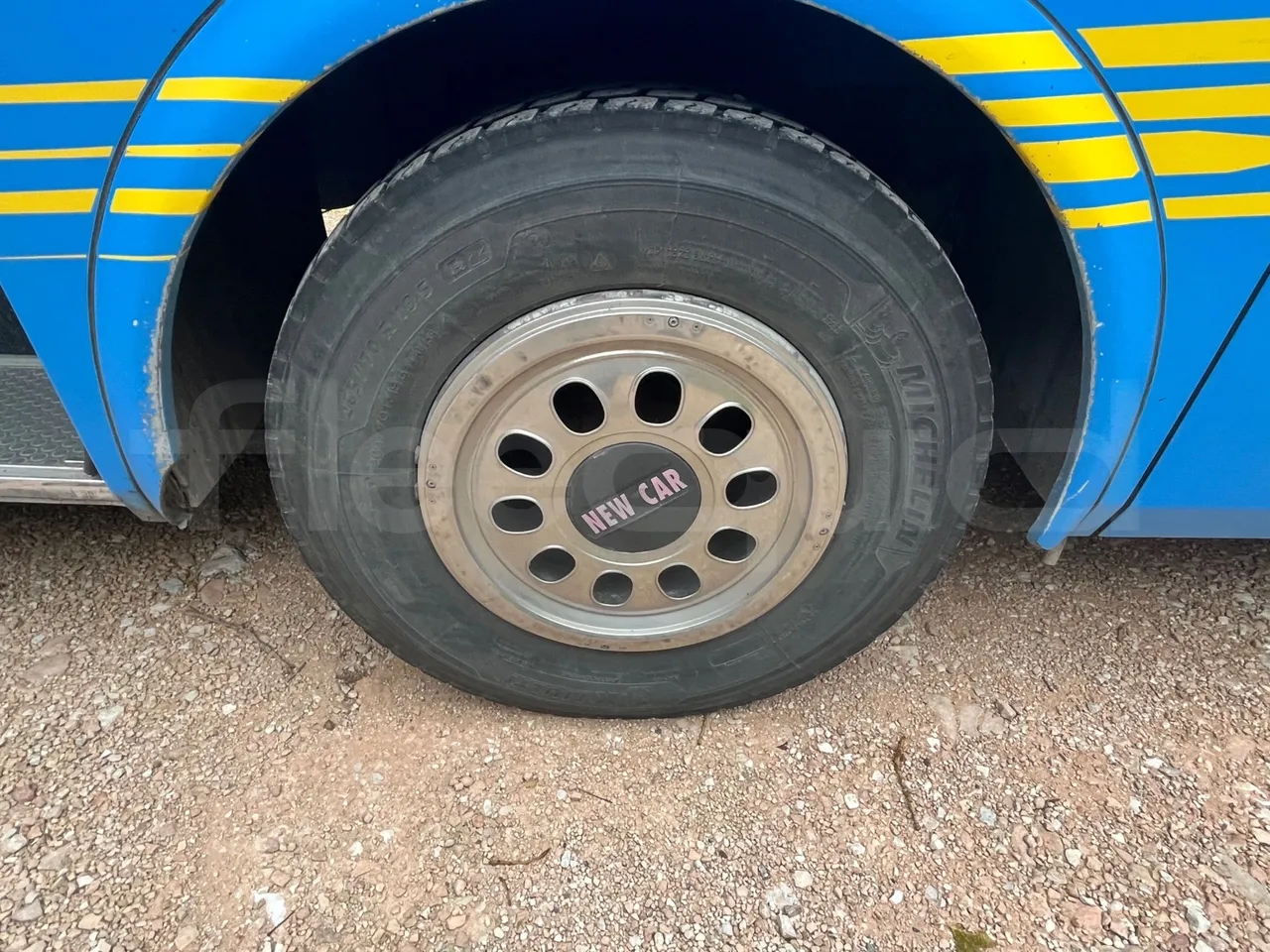 Renault Millenium 250 V I 40ACH5 - Euro2 - 184kw - 9.250mt - rear left tire photo