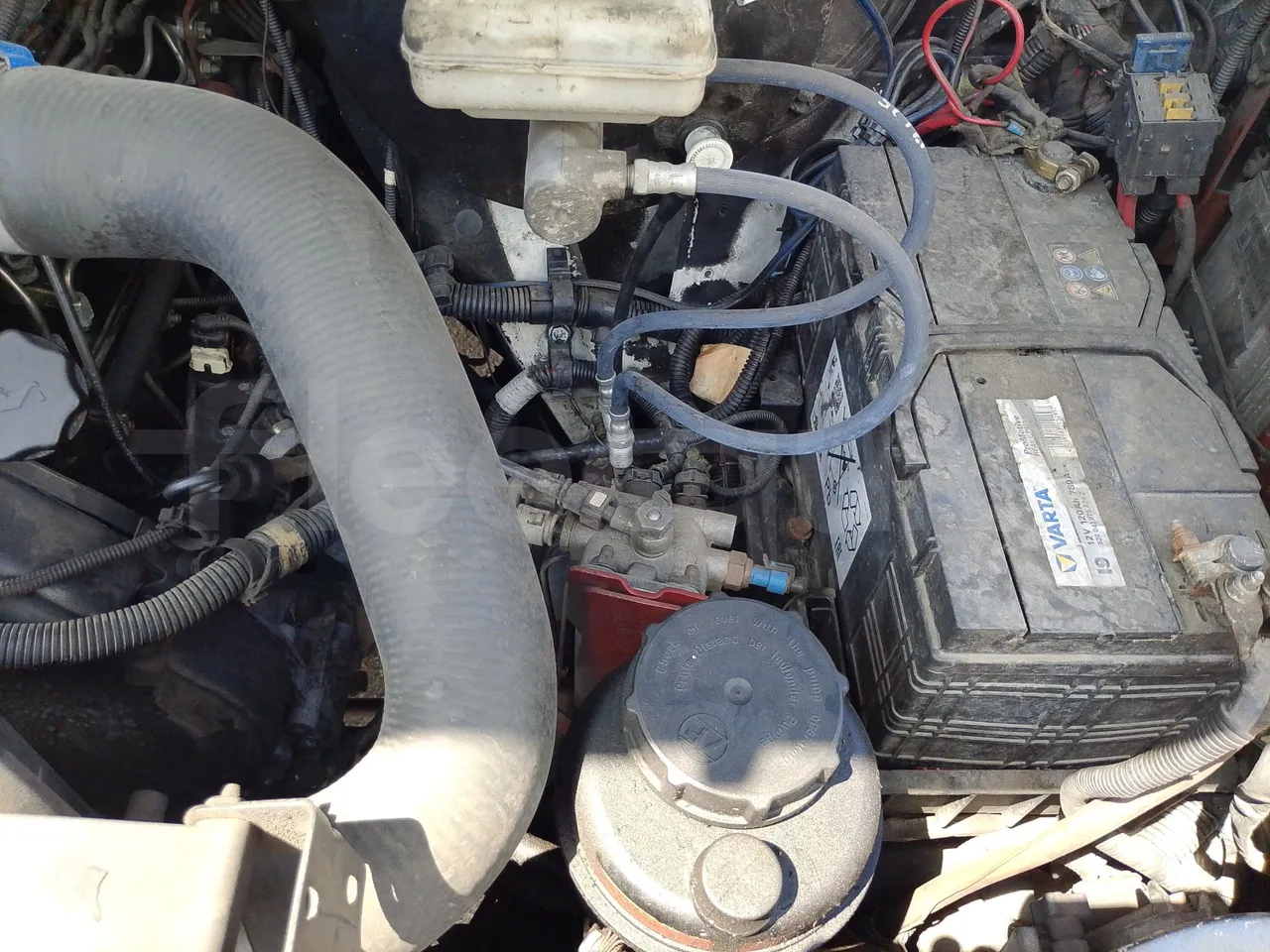 Iveco Daily A50C/19/H - EUR3 - 92kW -6.948m - engine plate photo