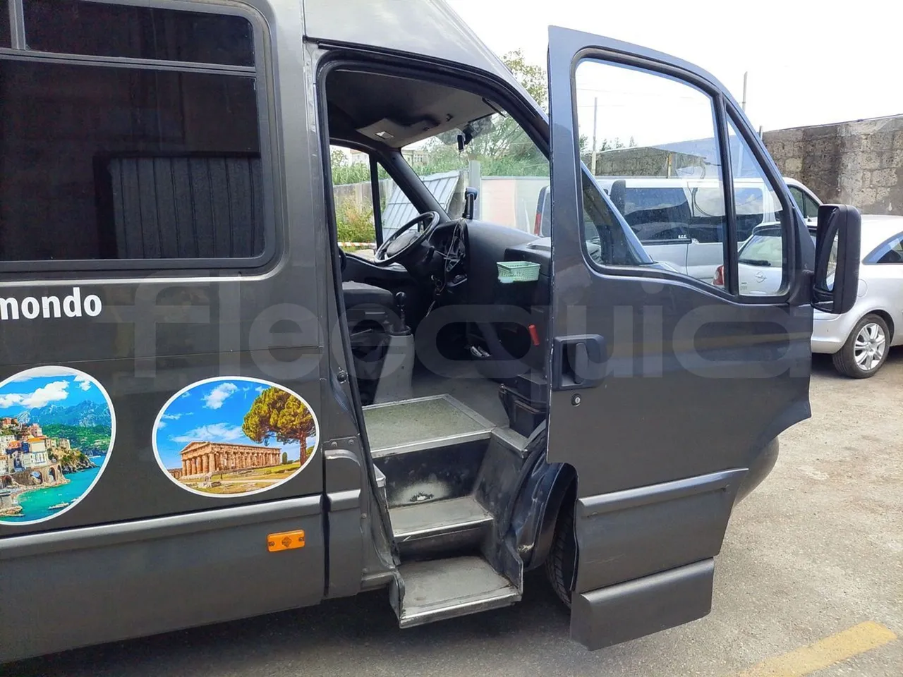 Iveco Daily A50C/19/H - EUR3 - 92kW -6.948m - front door 2 open