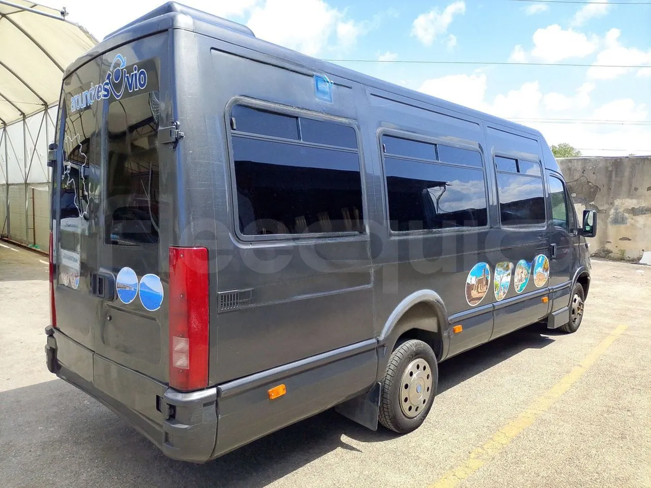 Iveco Daily A50C/19/H - EUR3 - 92kW -6.948m - 3/4 right rear doors closed