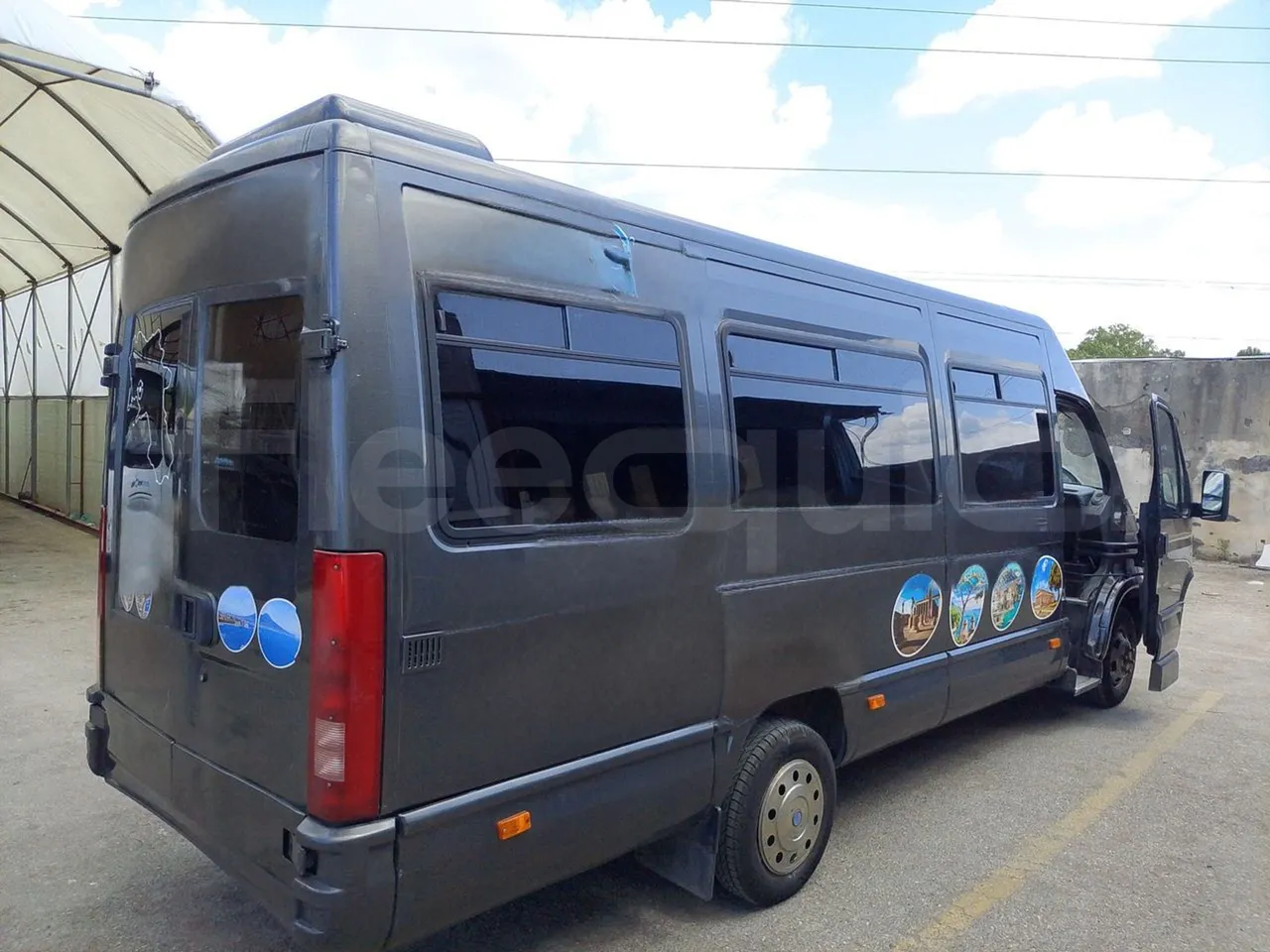 Iveco Daily A50C/19/H - EUR3 - 92kW -6.948m - 3/4 right rear doors open