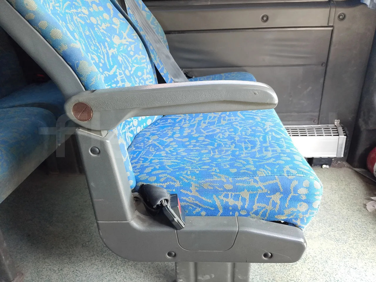 Iveco Daily A50C/19/H - EUR3 - 92kW -6.948m - armrest detail photo