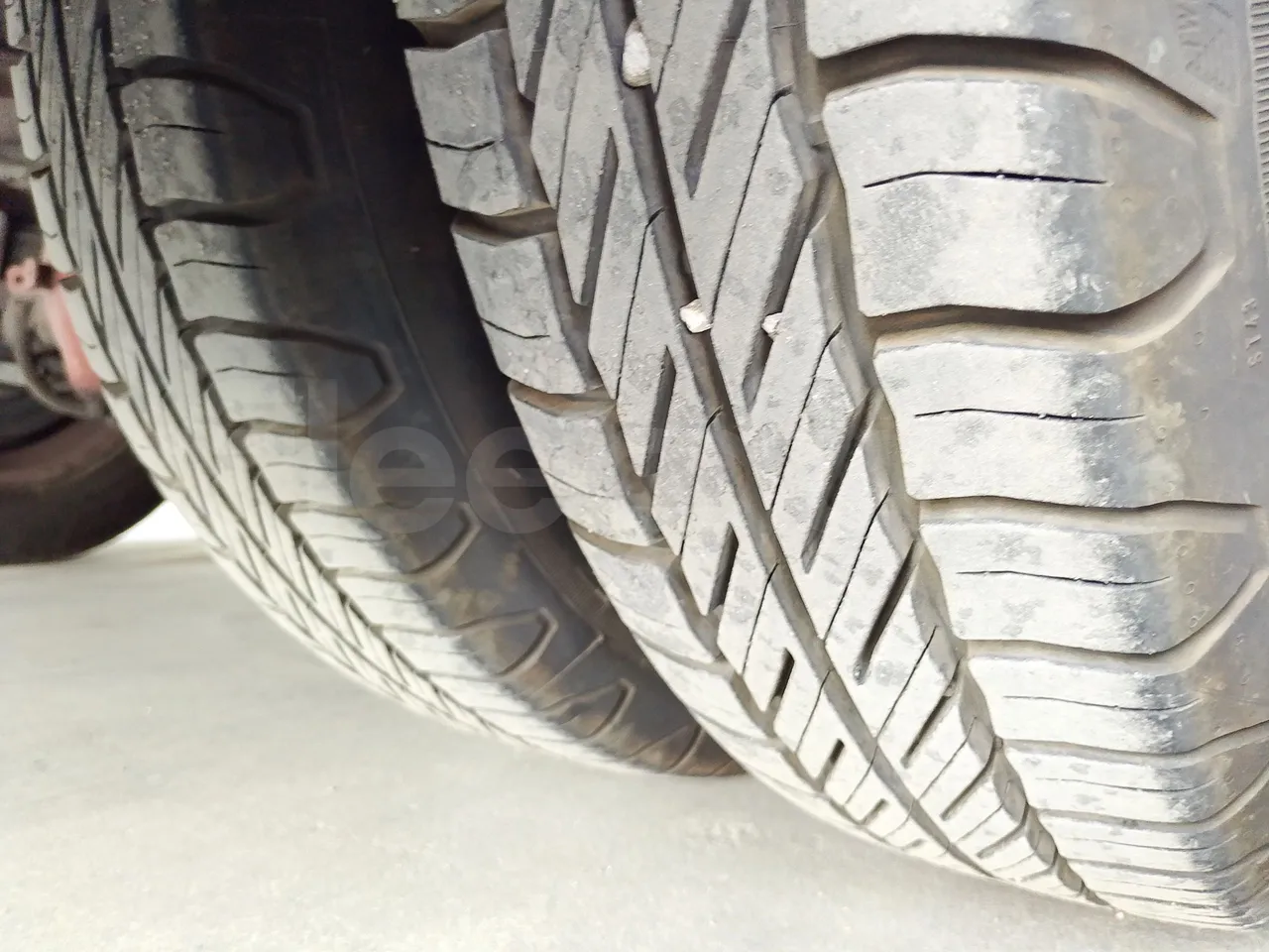 Iveco Daily A50C/19/H - EUR3 - 92kW -6.948m - tread condition front tires left