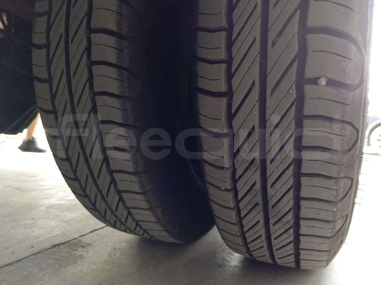Iveco Daily A50C/19/H - EUR3 - 92kW -6.948m - tread condition second axle tires left
