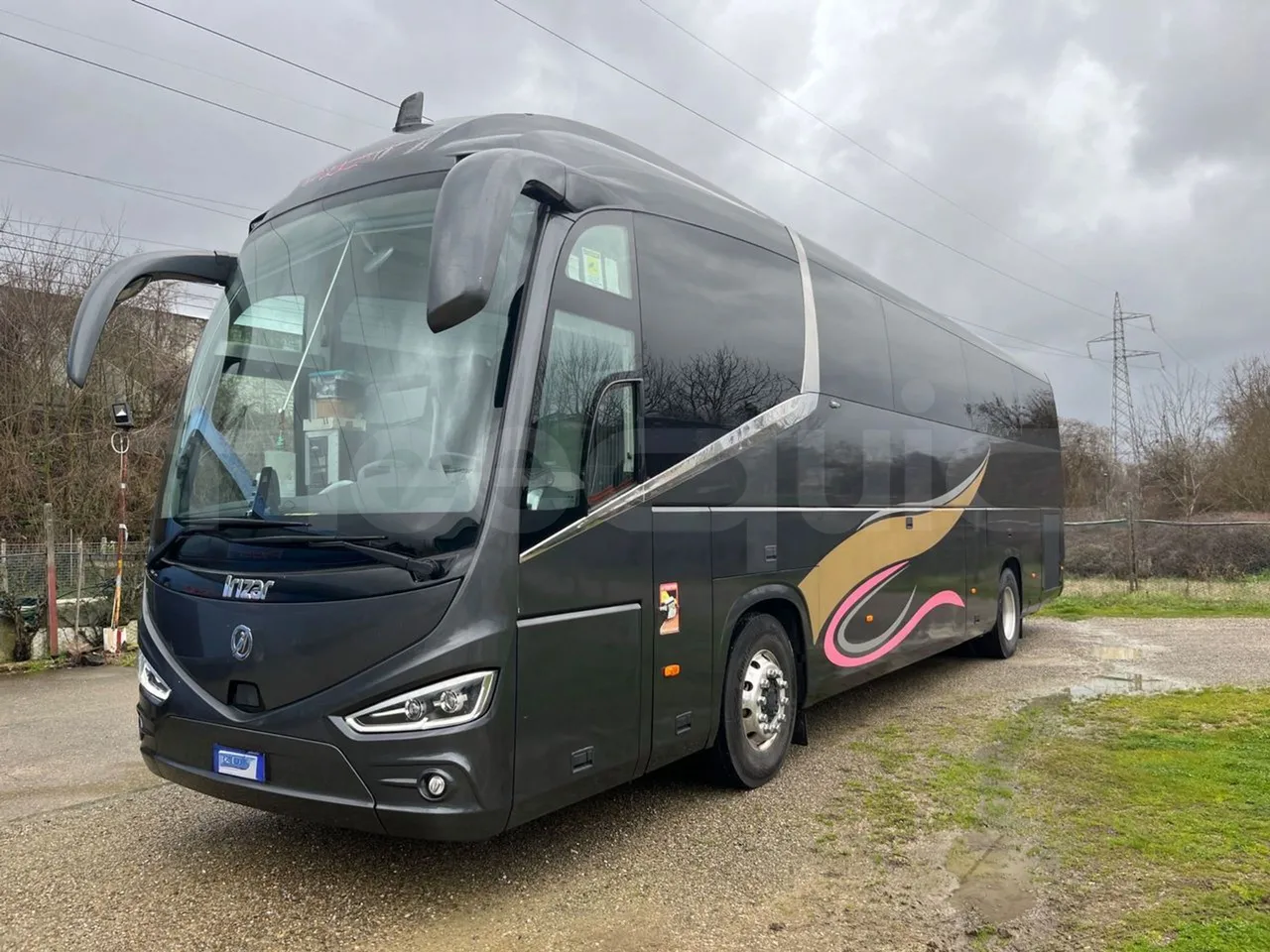 Irizar i6   12.37 - Euro6 - 320kW - 12.200mt - 3/4 front left