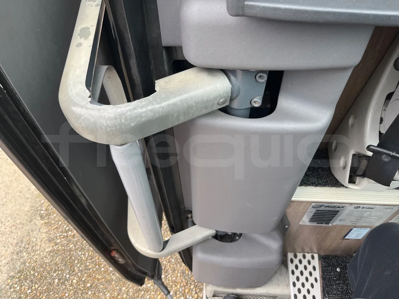 Irizar i6   12.37 - Euro6 - 320kW - 12.200mt - door mechanism photo